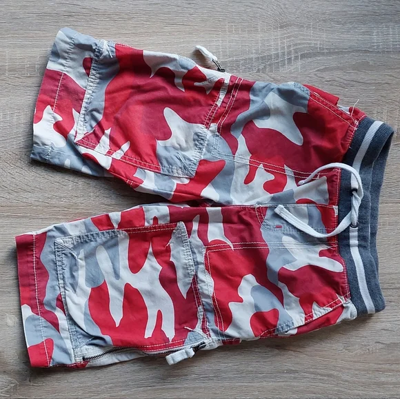 2011 ln/euc red camo board shorts size 6 - Picture 12 of 13